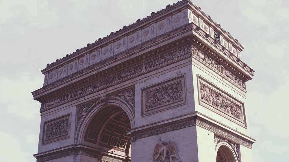 - Arc de Triomphe